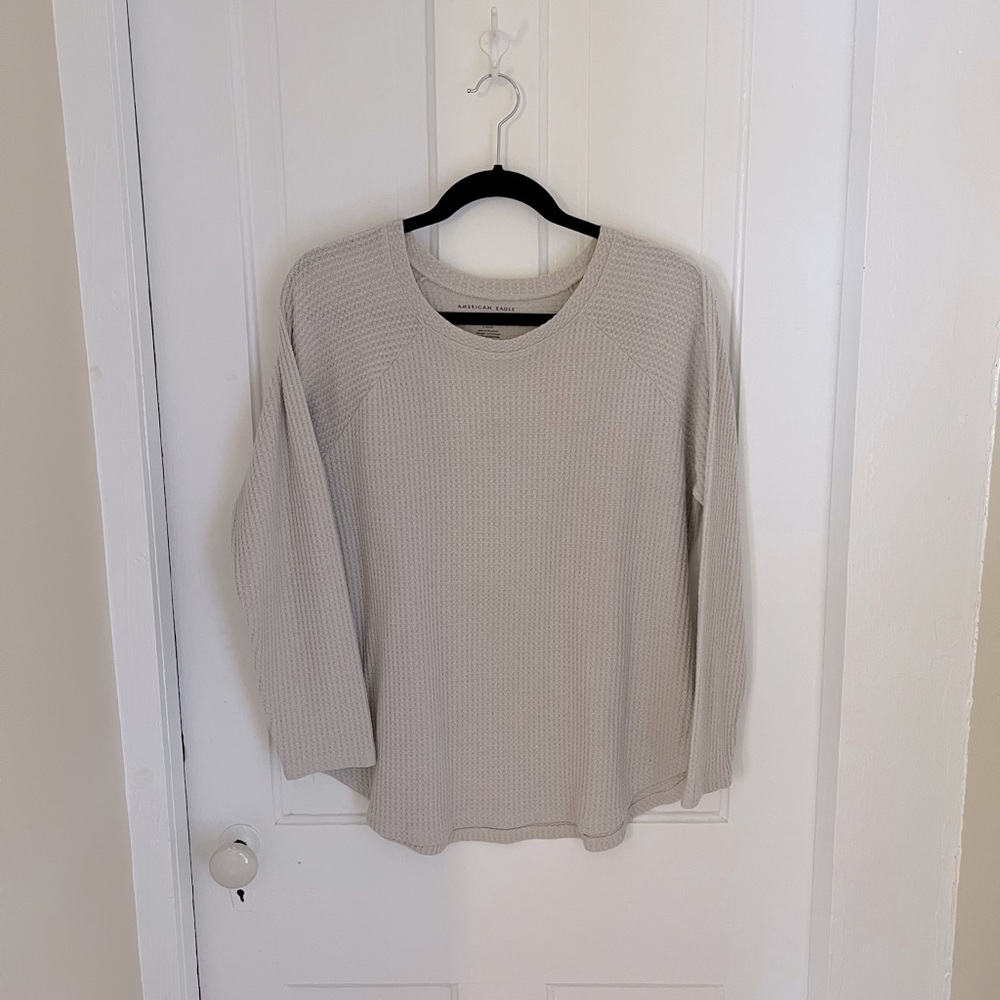 American Eagle Woman’s Lightweight Sweater